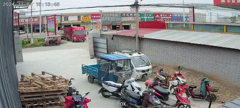 召陵区加油站旁边